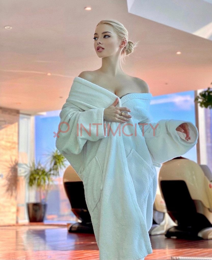 Шлюха Ребекка