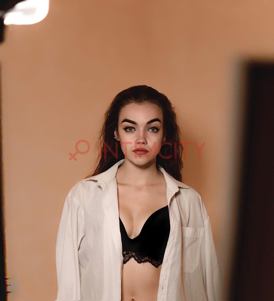 Эскортница Амалия Intimcity