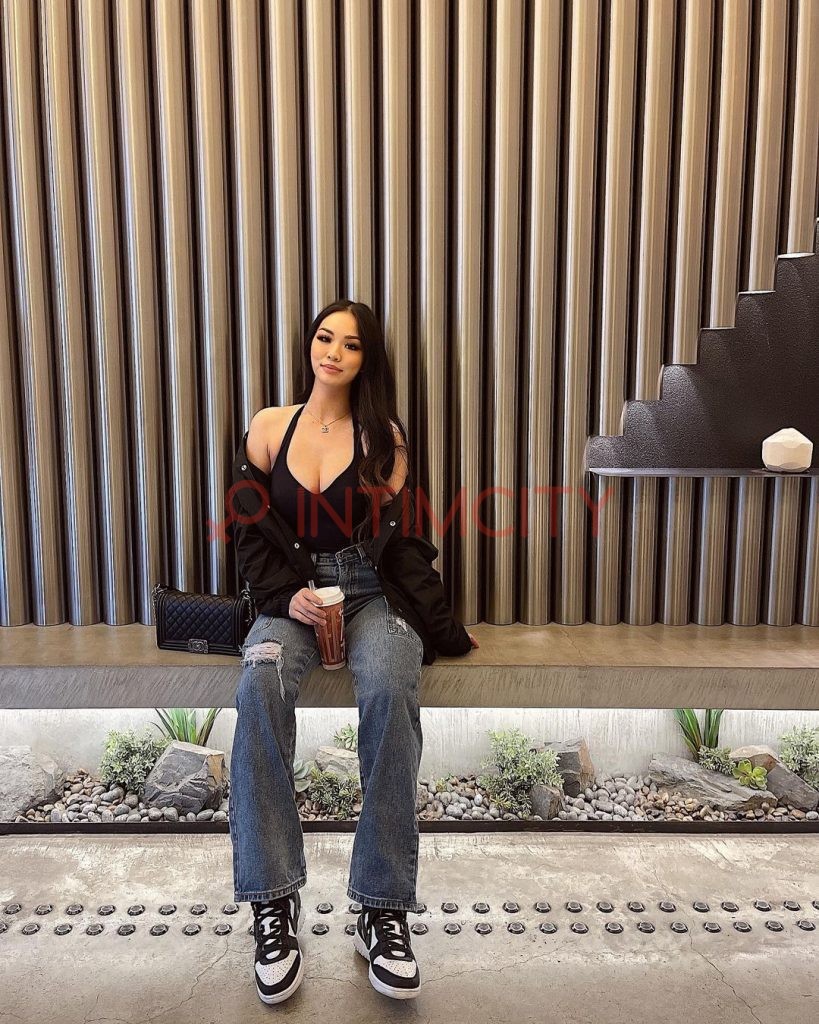 Эскортница Ли Intimcity