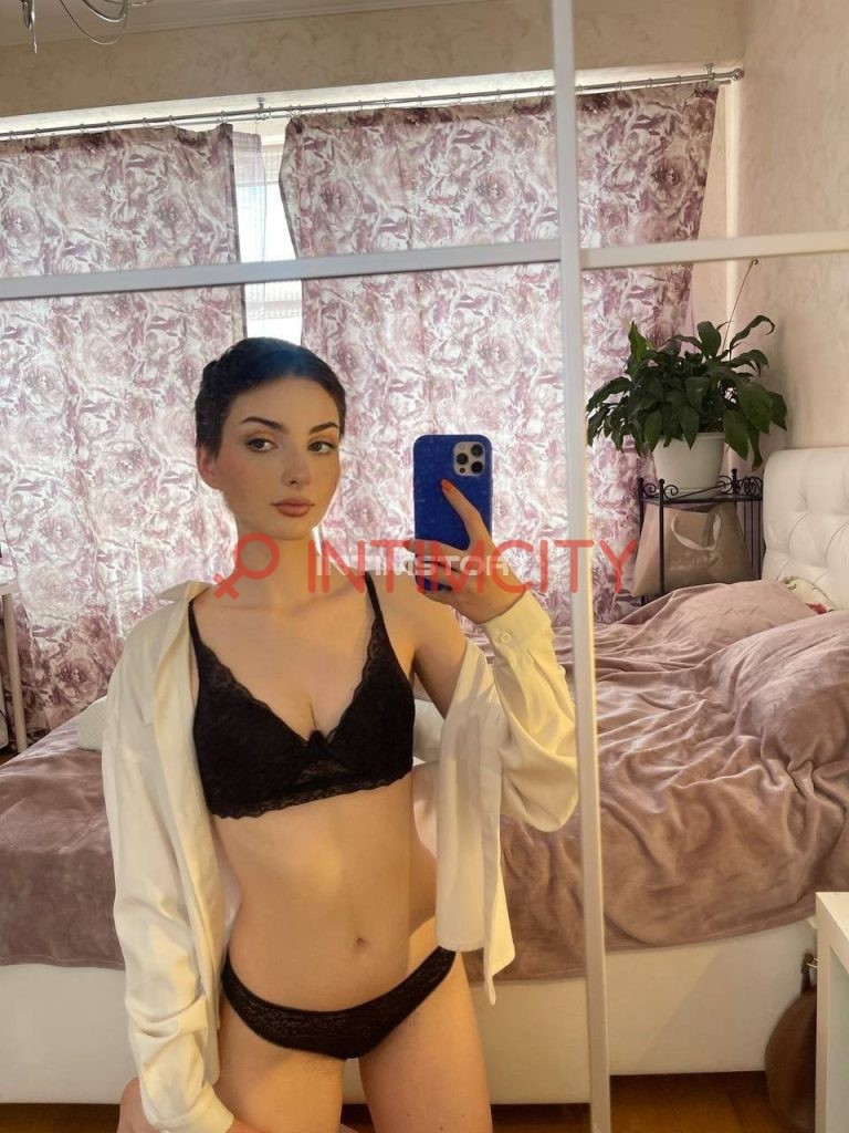Проститутка Роберта IntimCity