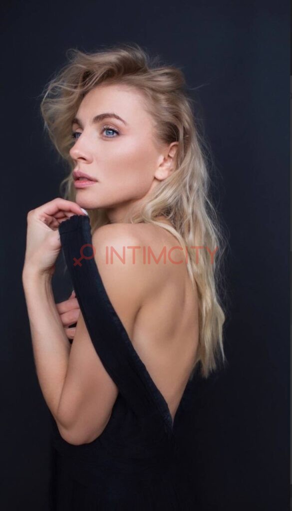 Элитная проститутка Рикки Интимсити