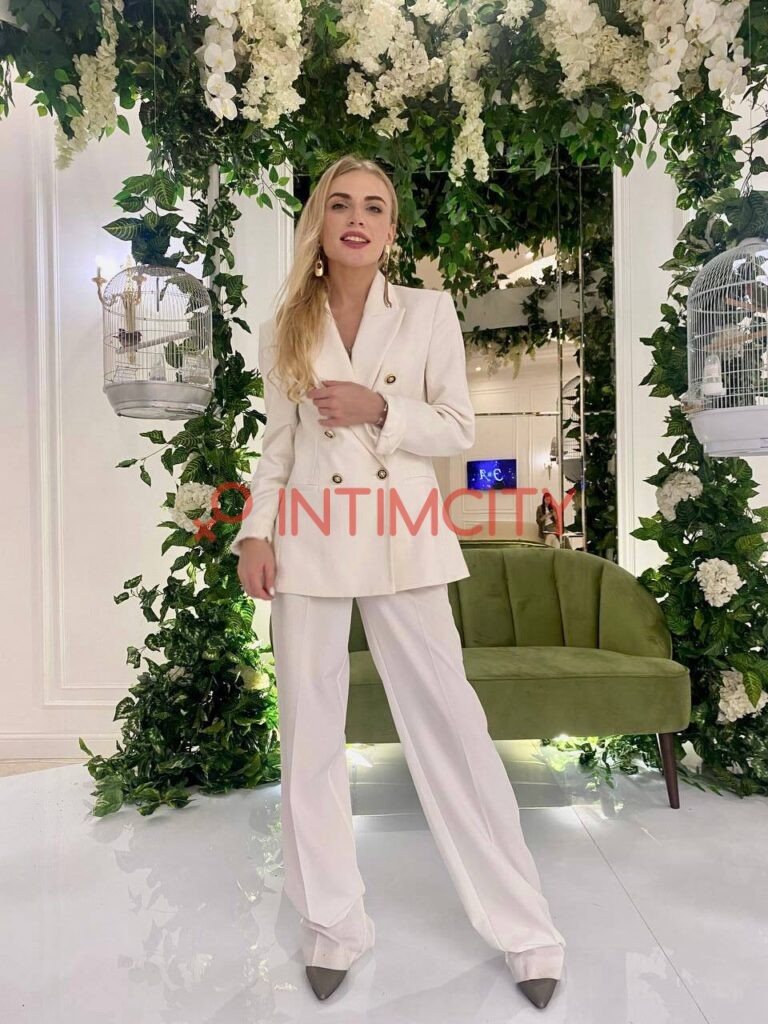 Шлюха Рикки IntimCity