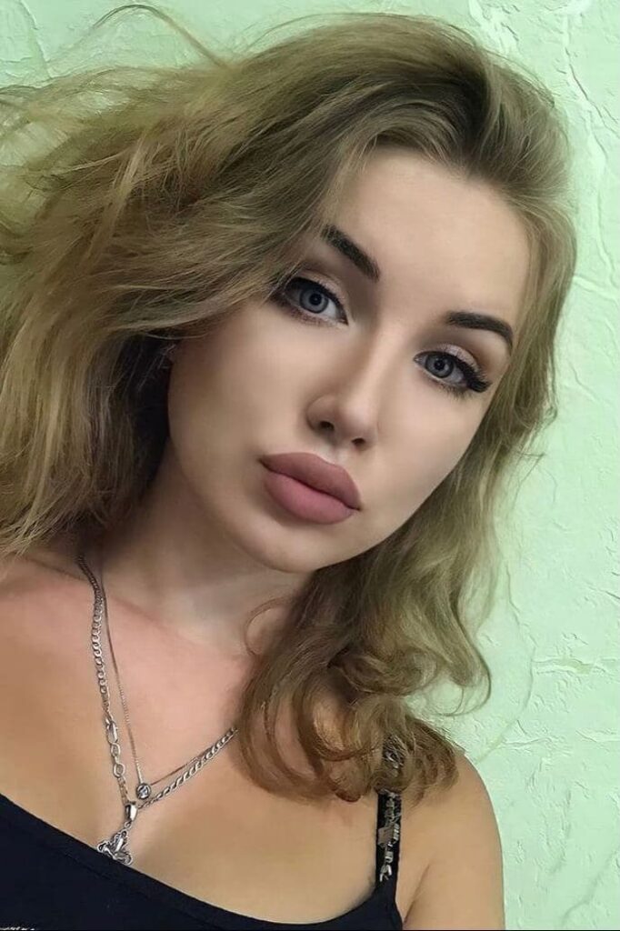 Шлюха 🎥 Ариэль Интимсити