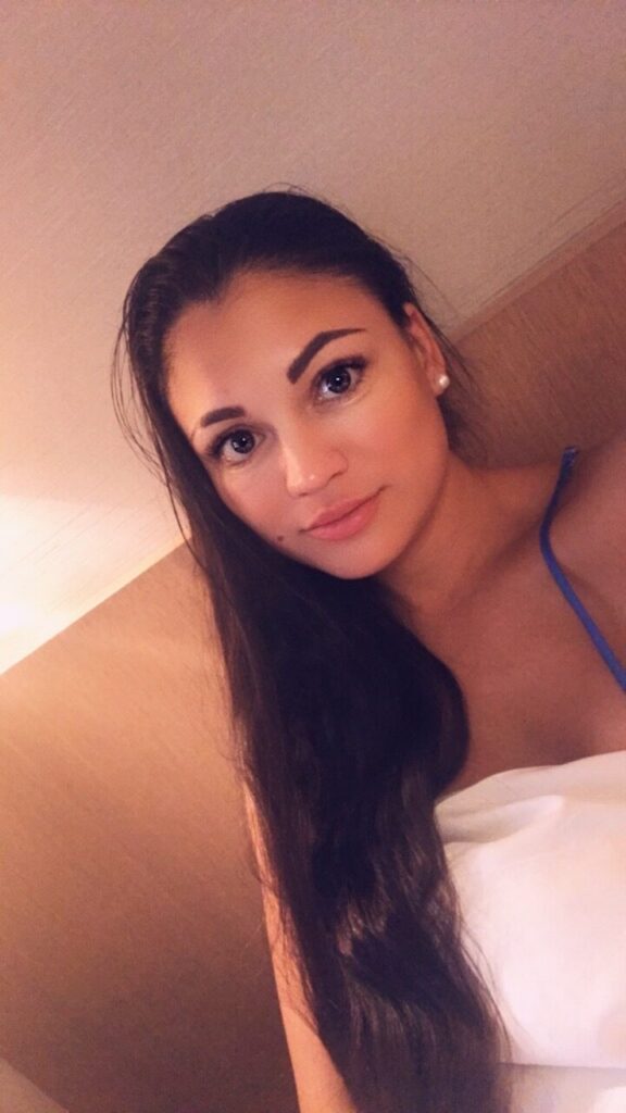 Шлюха Ева IntimCity