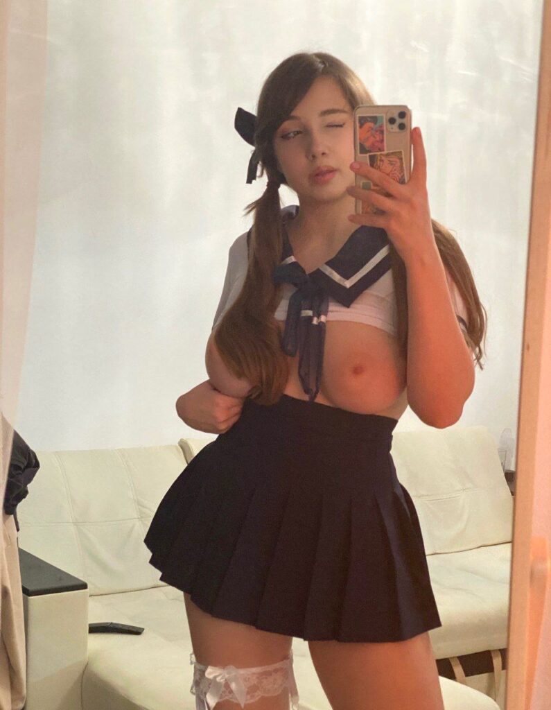 Эскортница Влада IntimCity