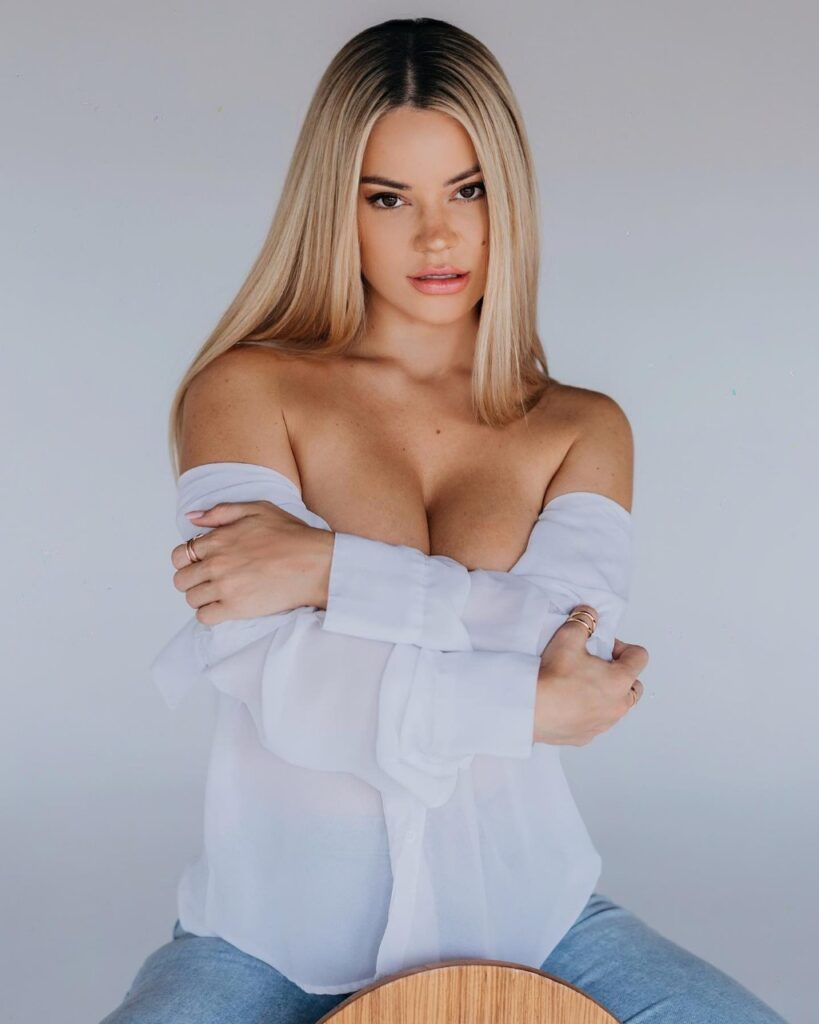 Эскортница Наденька Интимсити