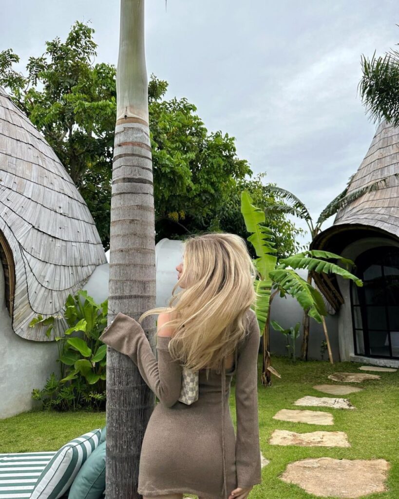 Эскортница Ксения IntimCity