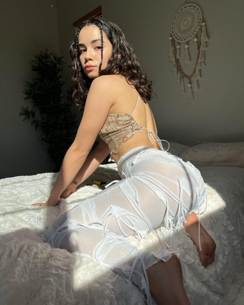 Элитная проститутка Влада IntimCity