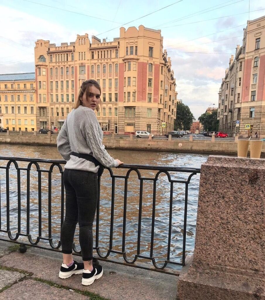 Эскортница АРИНА IntimCity