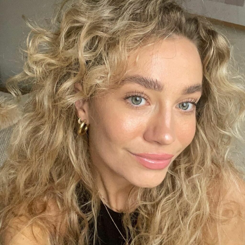 Эскортница Лиза IntimCity