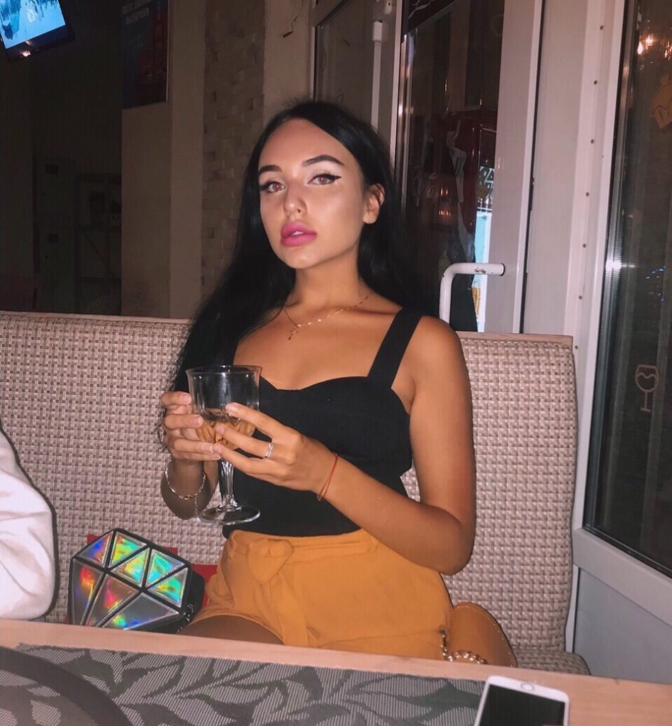 Элитная проститутка Арина Интимсити