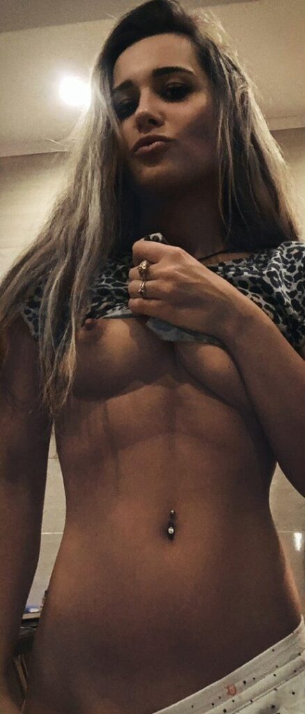 Эскортница Алиса IntimCity