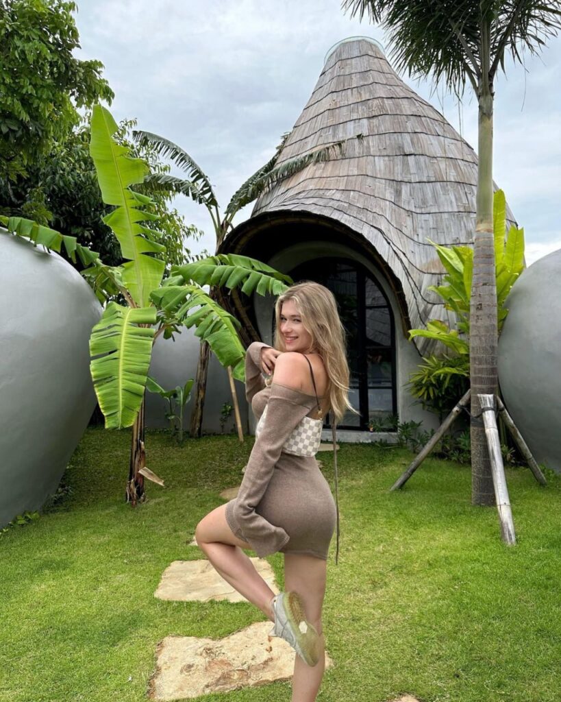 Шлюха Ксения IntimCity