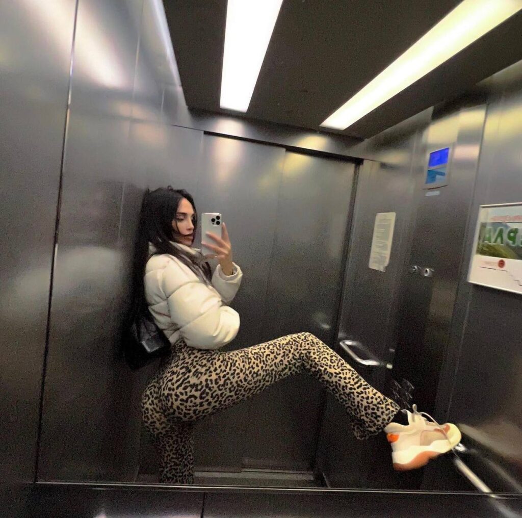 Шлюха Молли IntimCity