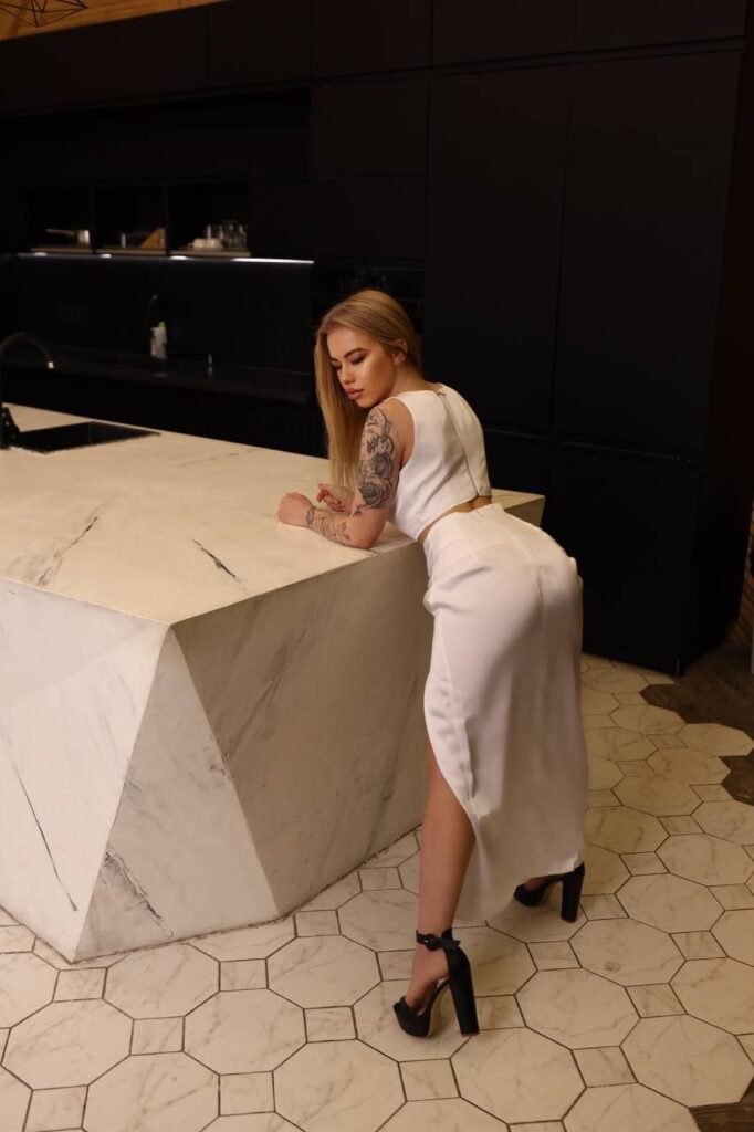 Путана Надежда IntimCity